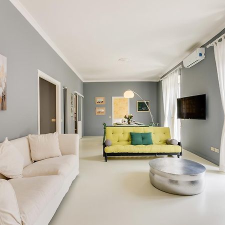Rome As You Feel - Pellegrino Luxury Apartment With Balcony ภายนอก รูปภาพ